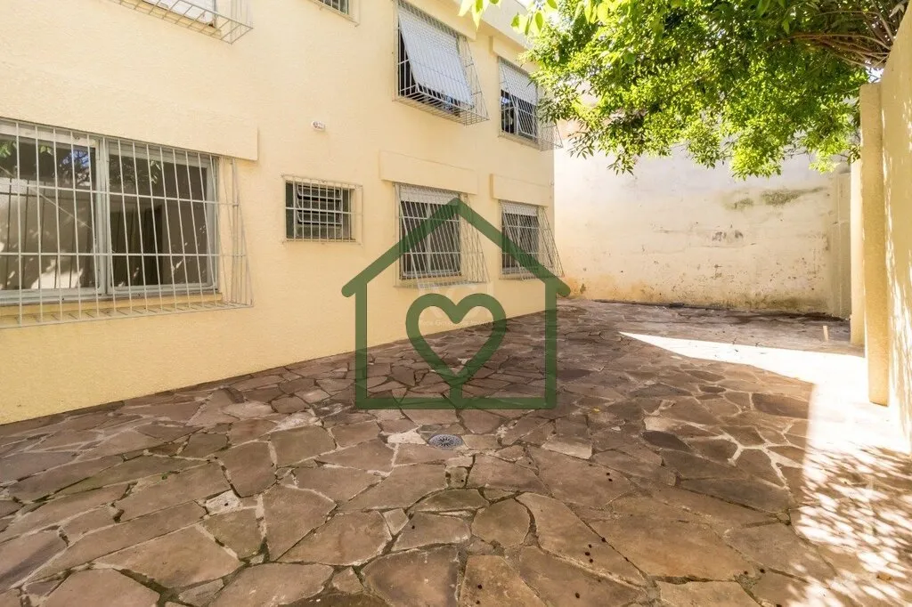 Imagem Apartamento localizado no bairro Bom Jesus, com 85m² no 2º andar, frente. Imóvel com 3 dormitóri...