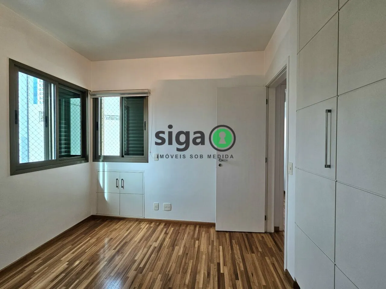 Imagem Apartamento 147 metros 3 suítes 3 vagas e depósito com localização estratégica no Campo Belo