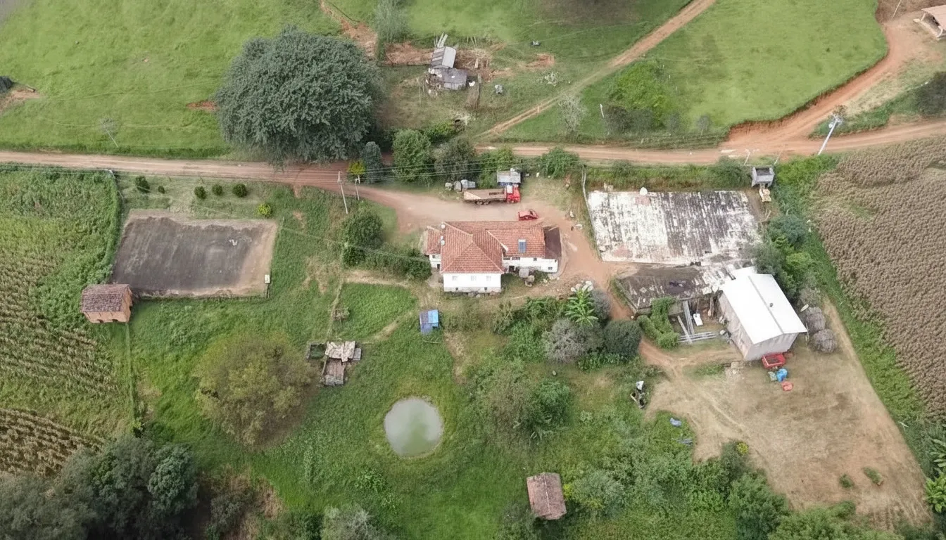 Imagem Sítio 5 m² à venda em Santana de Caldas, Caldas