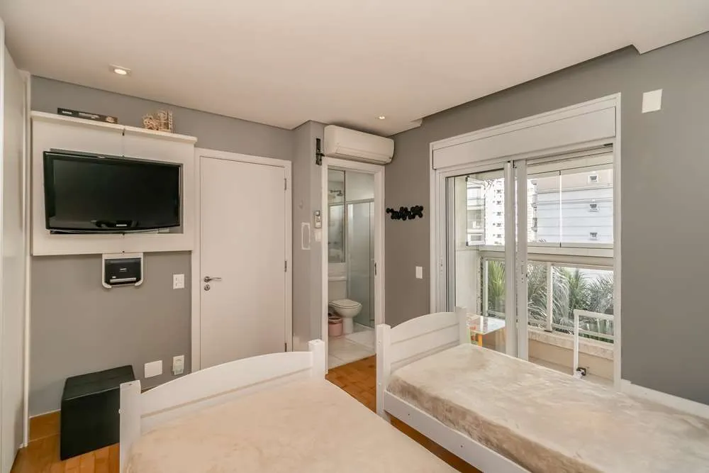 Imagem Apartamento à venda em São Paulo, Vila Nova Conceição, com 2 quartos, 146m2