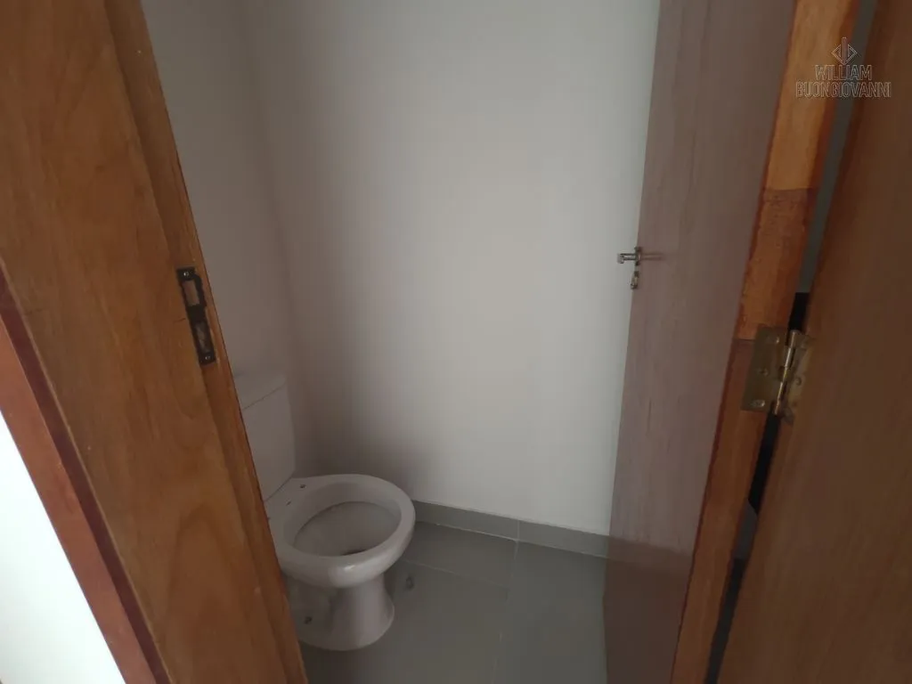Imagem CASA SOBREPOSTA EM CONDOMÍNIO NA PRAIA GRANDE | ENTRADA A PARTIR DE R$ 6 MIL!