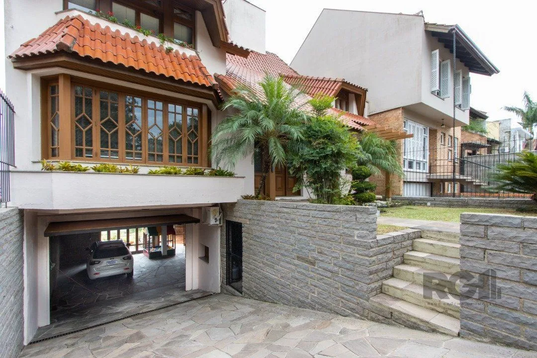 Imagem Casa para Venda com 4 dormitórios, sendo 2 suites e 4 vagas no bairro Jardim Isabel