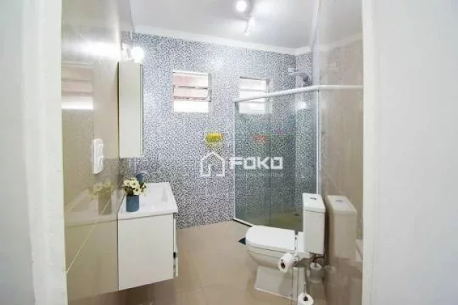 Imagem Sobrado Comercial com 3 Quartos para alugar, 220m² - Vila Galvão