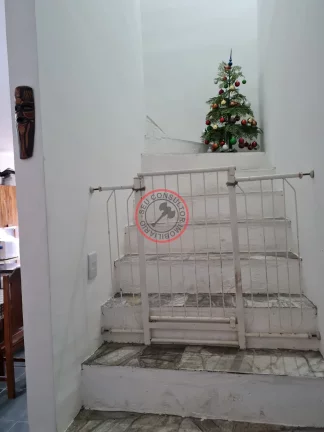 Imagem CASA EM CONDOMINIO, COM 2 DORMITORIOS 2 BANHEIROS AREA EXTERNA COM COBERTURA RETRATIL COZINHA AMERICANA