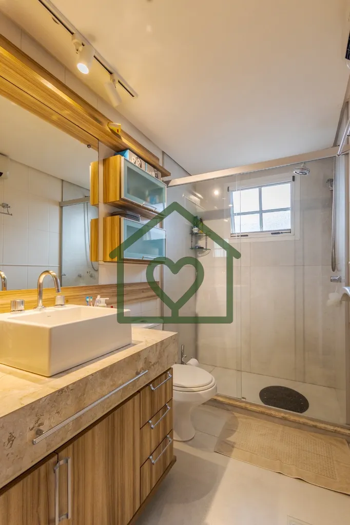 Imagem Casa semimobiliada em condomínio com infraestrutura completa, localizada no bairro Jardim Carvalho,...