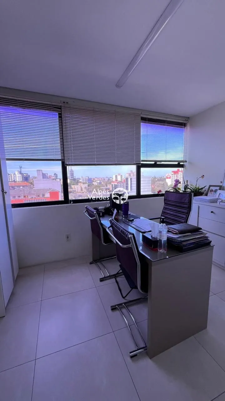 Imagem Sala à Venda em Centro, Canoas - RS