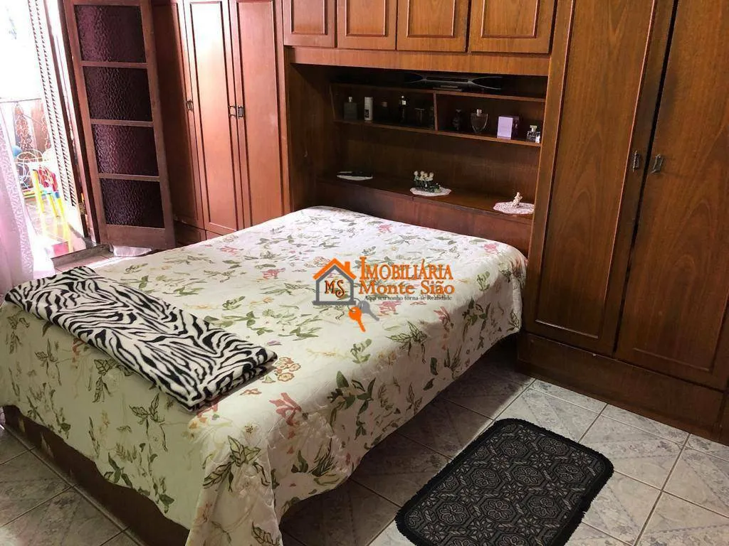 Imagem Casa com 3 dormitórios à venda, 350 m² por R$ 1.200.000,00 - Jardim Santa Bárbara - Guarulhos/SP