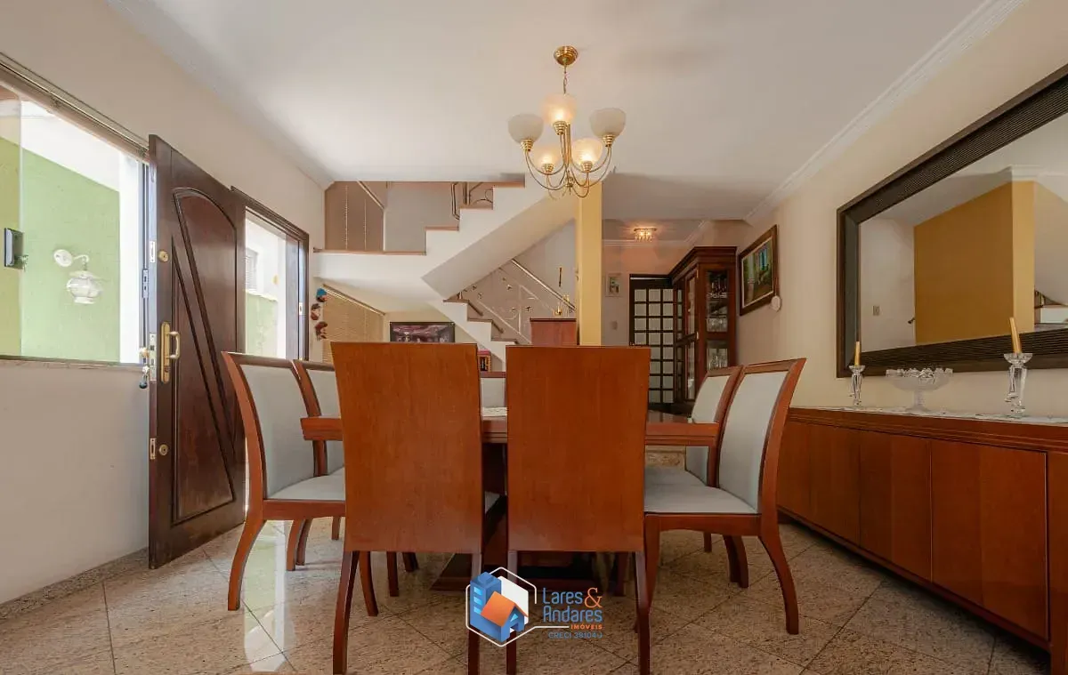 Imagem Sobrado para venda em Tremembé com 4 quartos, sendo 2 suítes, 236m²