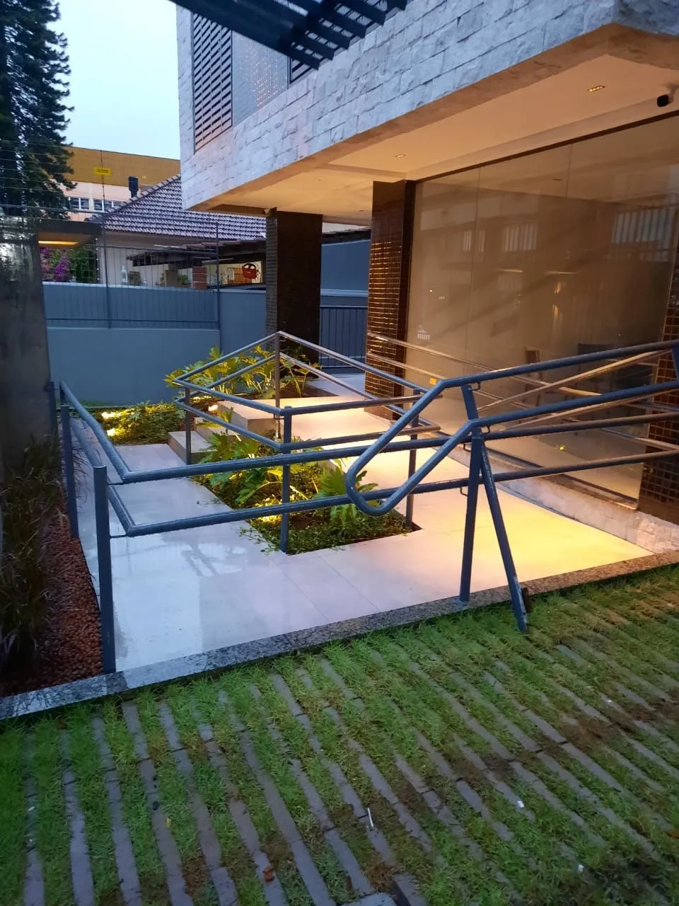 Imagem Apartamento com 109m², localizado no bairro Passo da Areia em Porto ALegre/RS.