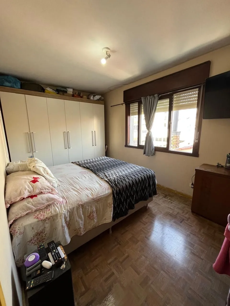 Imagem Apartamento 2 dormitórios, 1 vaga coberta no bairro Menino Deus.