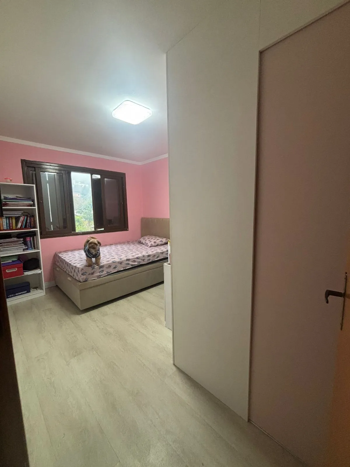 Imagem Casa com 03 quartos (01 suíte), 02 vagas, no Bairro Vila Conceição