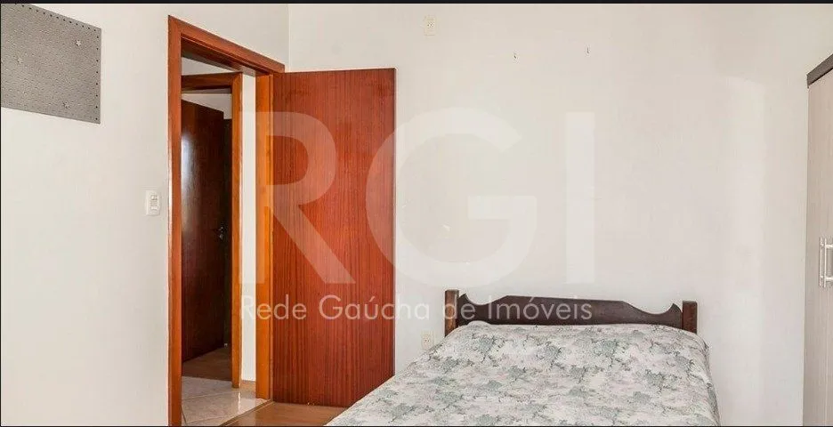 Imagem Casa para Venda - 287m², 4 dormitórios, sendo 1 suites, 4 vagas - Partenon