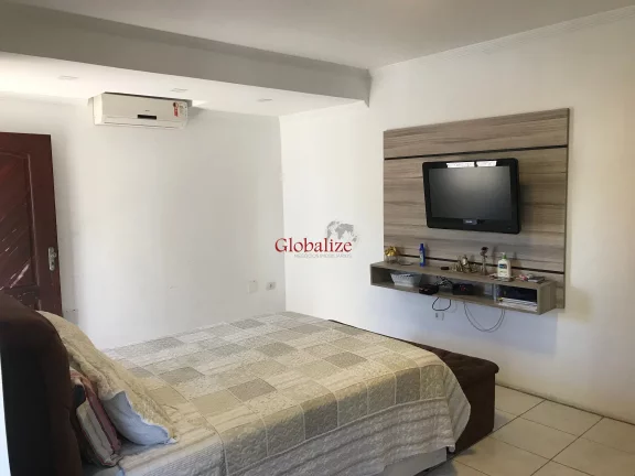 Imagem SOBRADO, 4 QUARTOS, 3 SUÍTES, 1 QUATRO DE EMPREGADA COM BANHEIRO, GARAGEM COBERTA, PISCINA E CHURRASQUEIRA