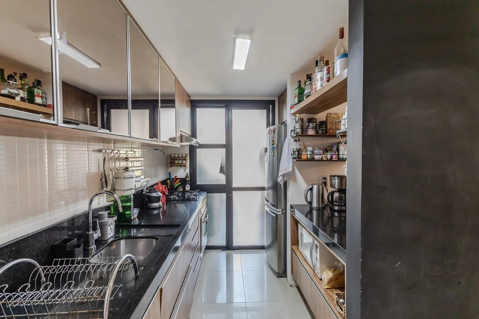 Imagem Casa em Condomínio com 3 quartos, 3 vagas e 184m² para vender por R$ 1.180.000 Rua Adriano Pereira Da Silva - Vila Nova, Porto Alegre