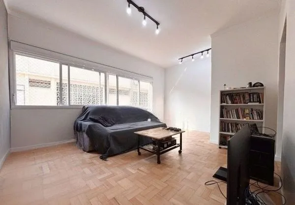 Apartamento de 2 dormitórios no bairro Petrópolis