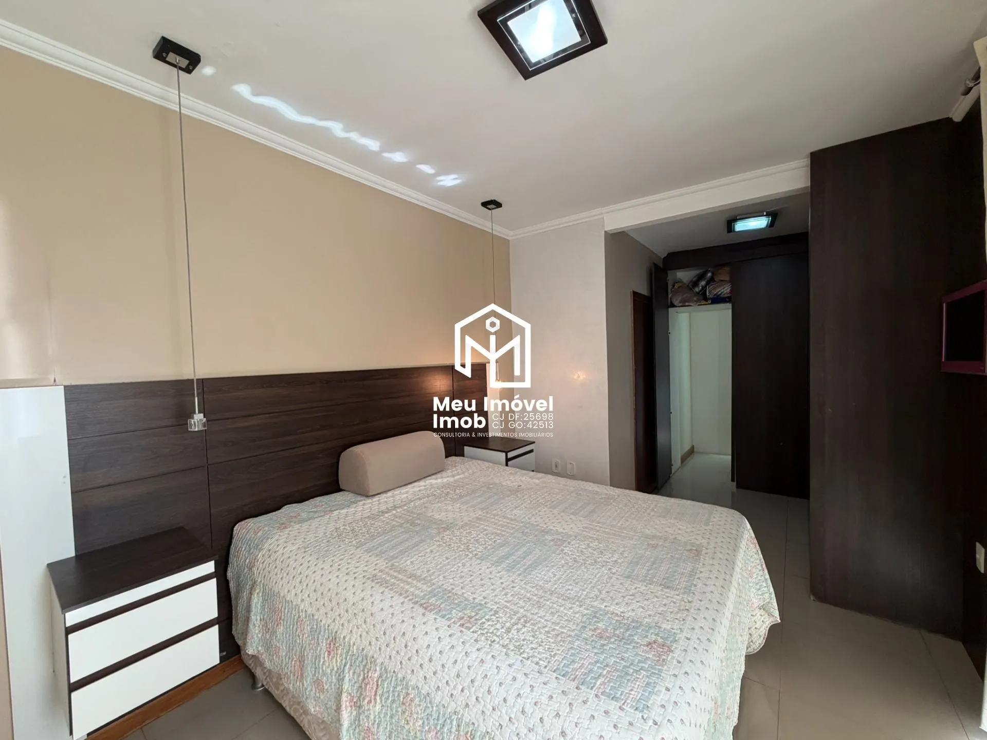 Imagem Cond. Vitória 2 Casas 700m² 5 Suítes Escritura Sobradinho DF