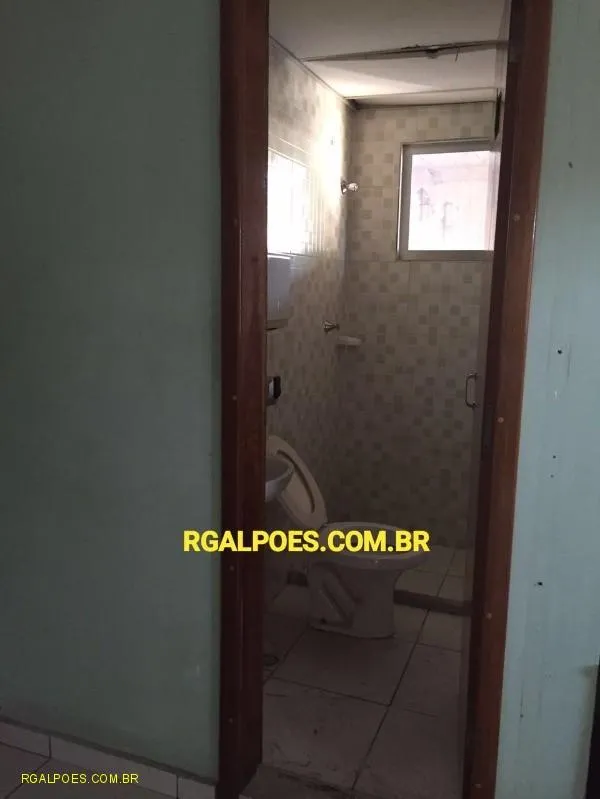 Imagem Galpão para Venda em DUQUE DE CAXIAS, Sarapuí, 2 banheiros
