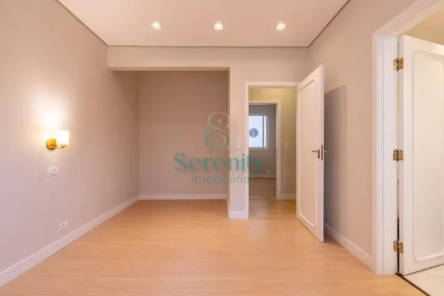 Imagem Apartamento à venda no Edifício Dom João VI - R$765.000,00 - 3 dormitórios - 3 suítes - 2 vagas - 147m² - Centro - Londrina/PR