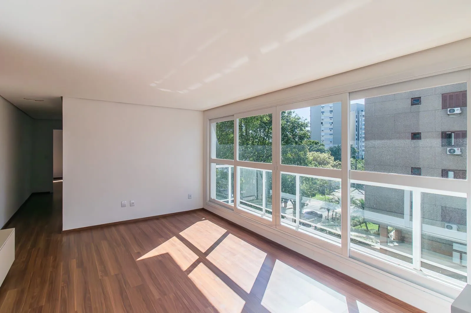 Imagem APARTAMENTO NOVO, NUNCA HABITADO NO JARDIM BOTANICO - ABAIXO DO MERCADO!