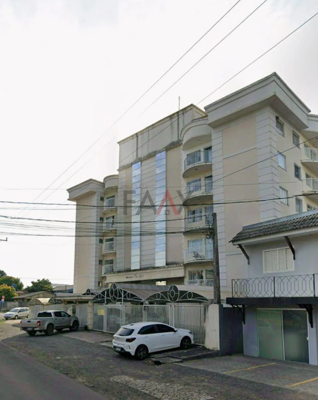 Foto do imóvel Apartamento Semi Mobiliado à Venda no Edifício Tia Meri, Bairro Santa Cruz
