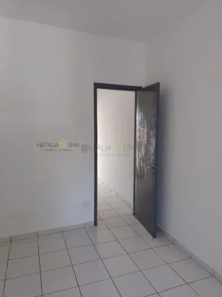 Imagem Casa com 2 Quartos e 2 banheiros à Venda, 86 m² por R$ 370.000