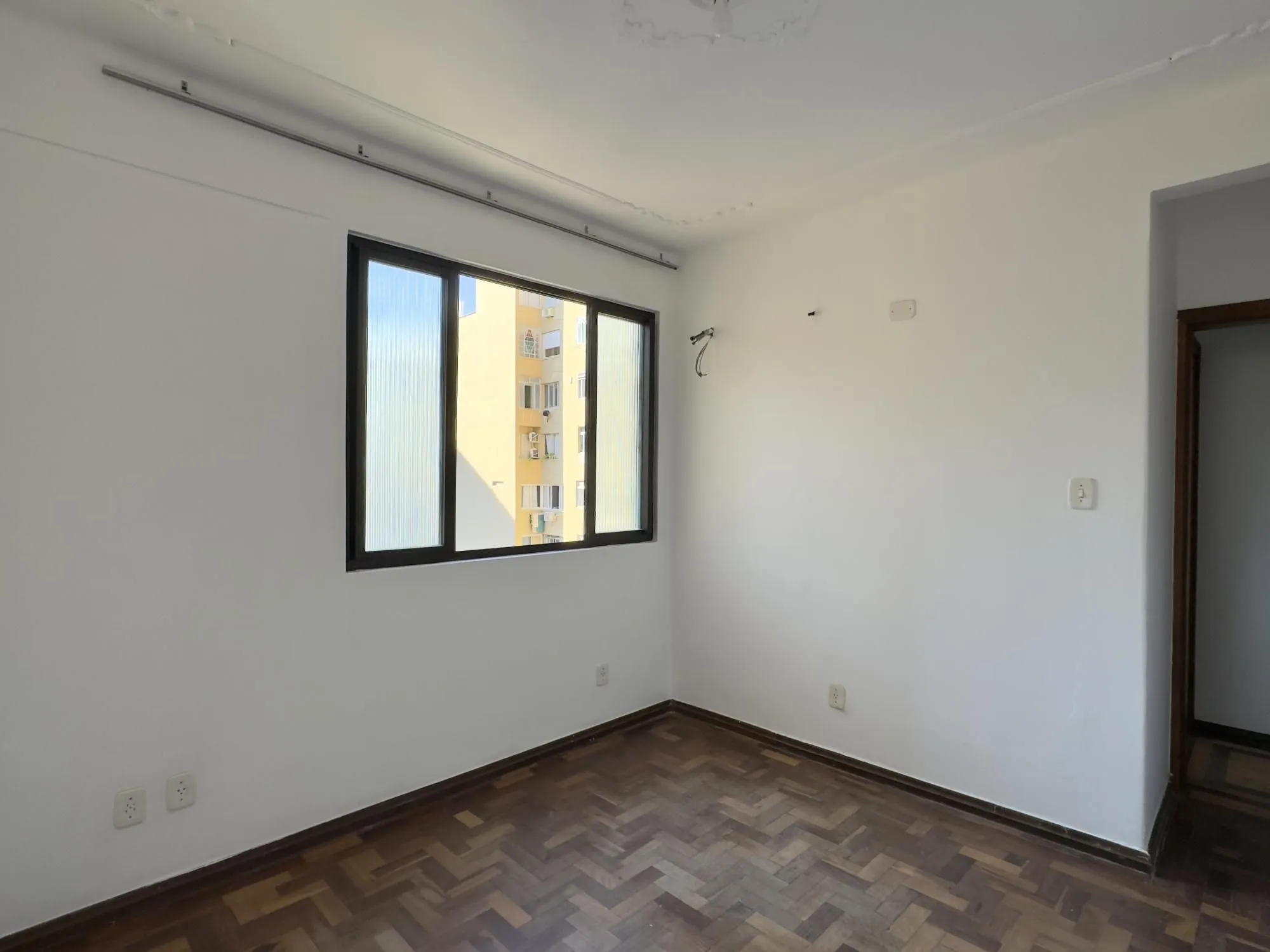 Imagem APARTAMENTO 2 DORMITÓRIOS TOTALMENTE REFORMADO NO CENTRO HISTÓRICO