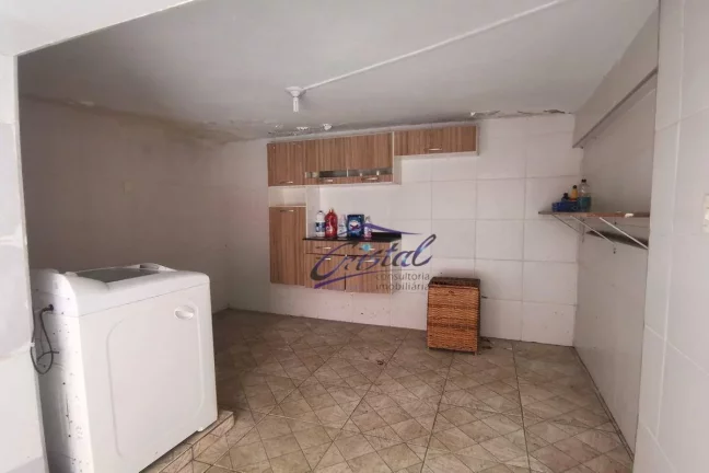 Imagem Casa Térrea de 240m² com 2 dormitórios 2 banheiros 2 vagas de garagem ótimo para construtores