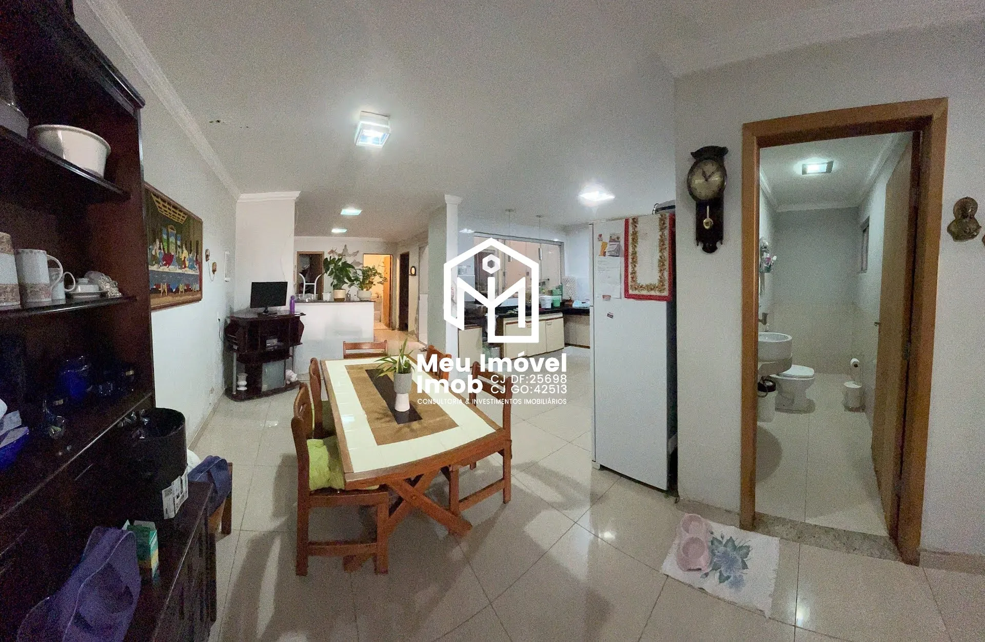 Imagem Casa 4 Quartos 1 Suíte 2 Vagas 200m² Elevador Lazer