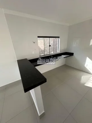 Imagem Casa à venda no Parque dos Girassóis IV - Uberaba com 2 dormitórios e porcelanato