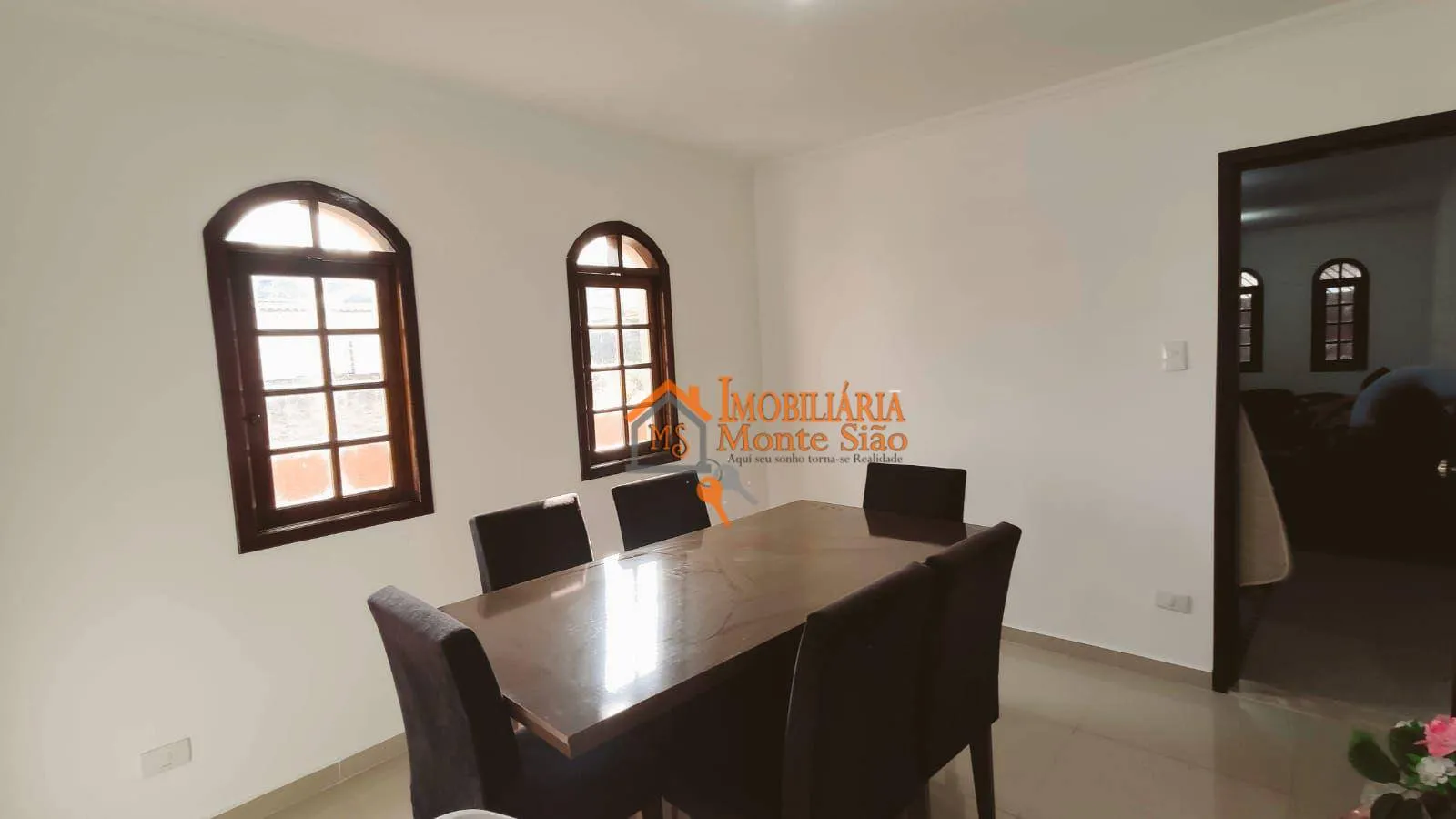 Imagem Sobrado com 3 dormitórios à venda, 195 m² por R$ 680.000,00 - Vila Hulda - Guarulhos/SP