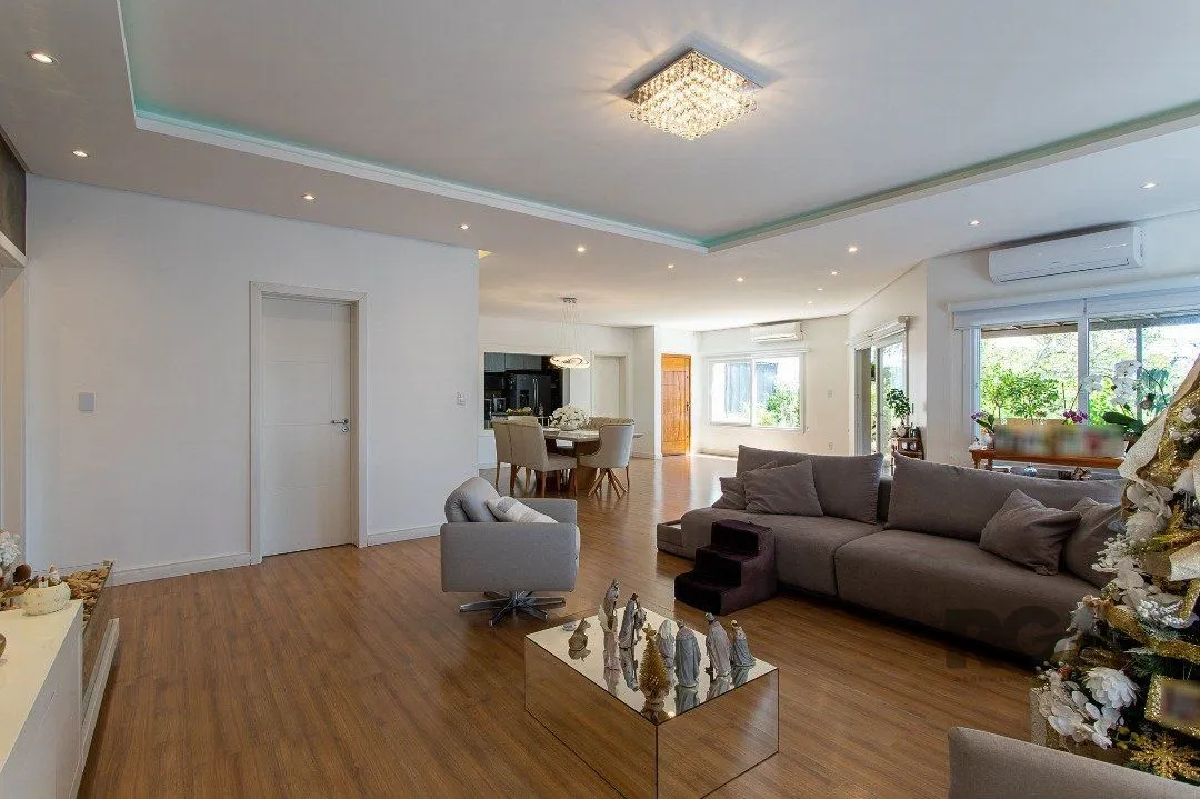 Imagem Apartamento com uma cobertura horizontal com 329,10 m² privativos com suíte