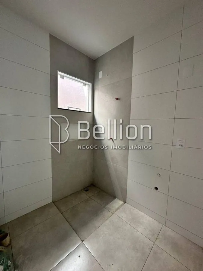 Imagem Residência situada em um bairro tranquilo em Timbó. Com um terreno espaçoso de 262,50 m², esta propriedade oferece um espaço para sua família desfrutar.