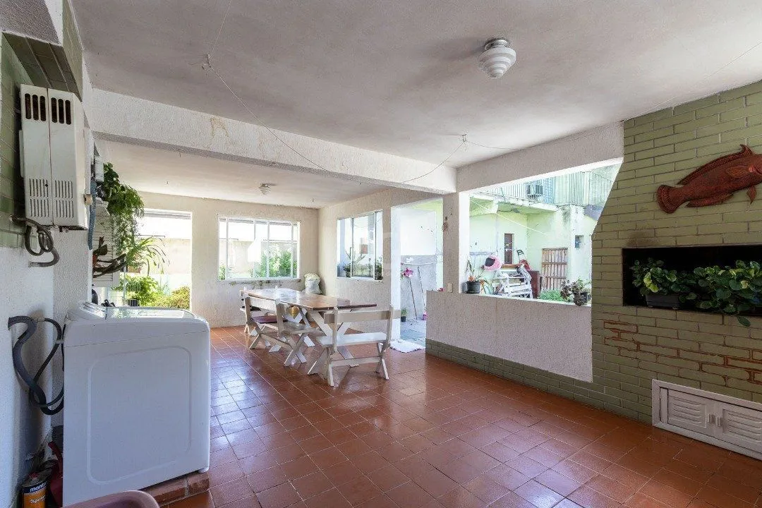 Imagem Casa para Venda - 280m², 3 dormitórios, sendo 1 suites, 2 vagas - Nonoai