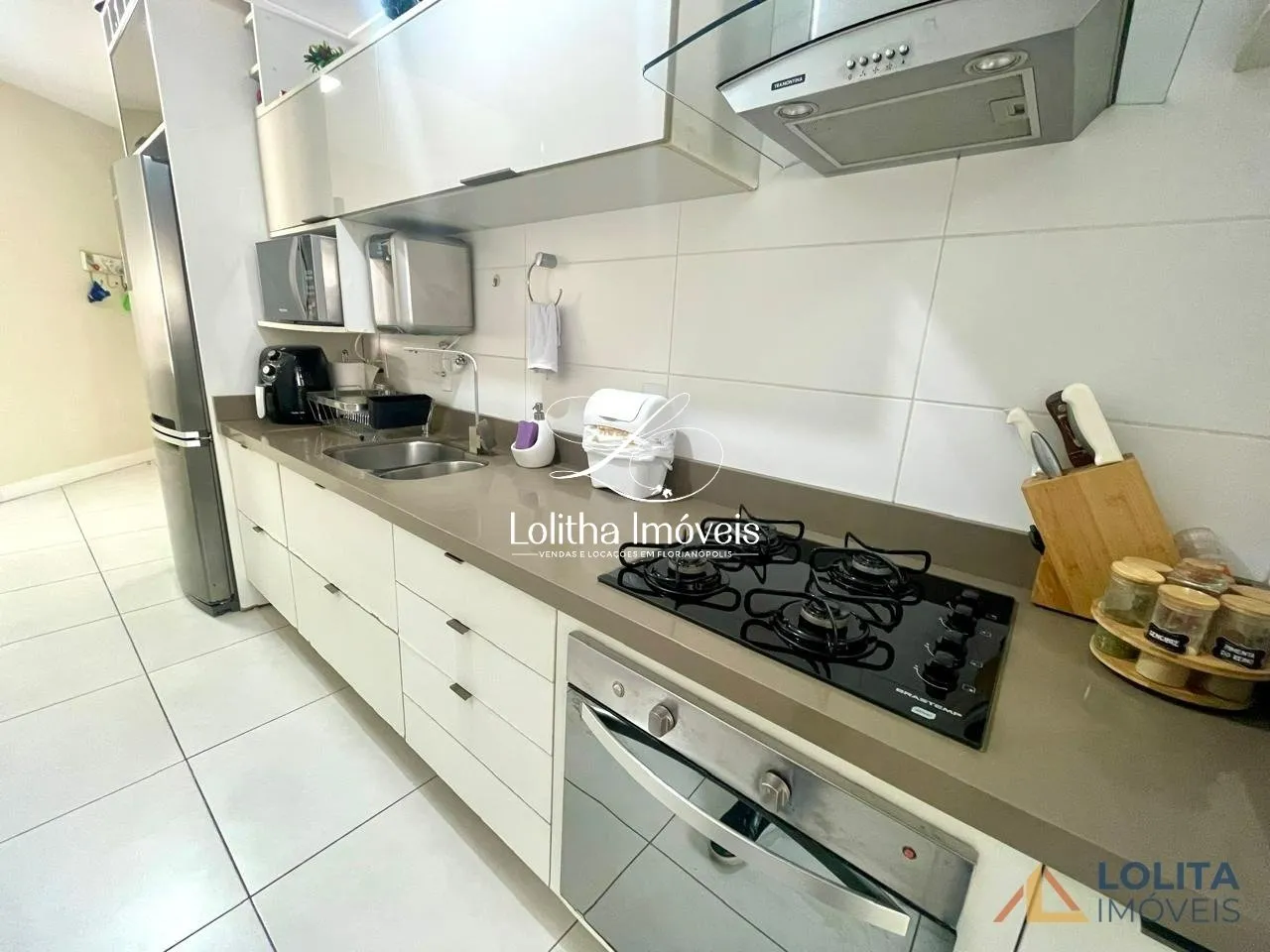 Imagem ALUGA-SE APARTAMENTO DE 3 QUARTOS E 2 VAGAS DE GARAGENS NO ITACORUBI, FLORIANÓPOLIS/SC.
