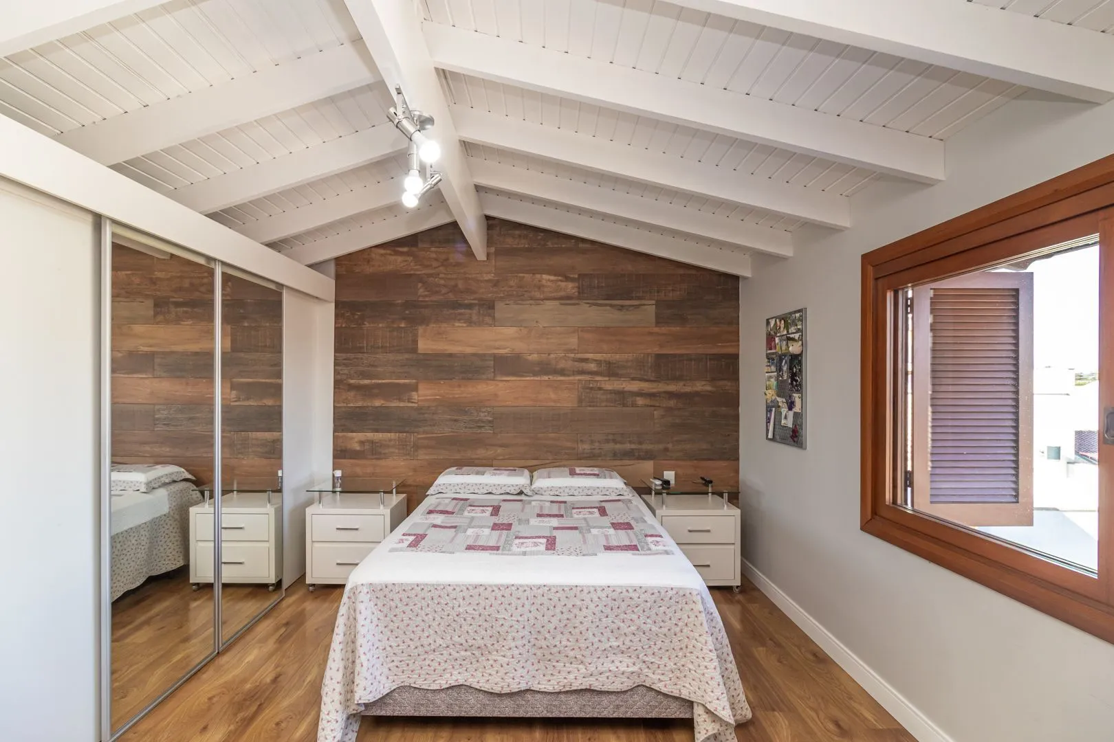Imagem Casa com 3 Quartos à venda, 141m² - Hípica