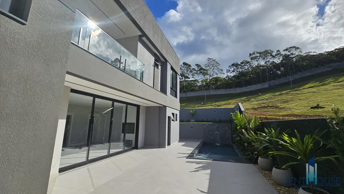 Imagem Casa em Condomínio para Venda em Camboriú, CENTRO, 4 dormitórios, 4 suítes, 5 banheiros, 4 vagas