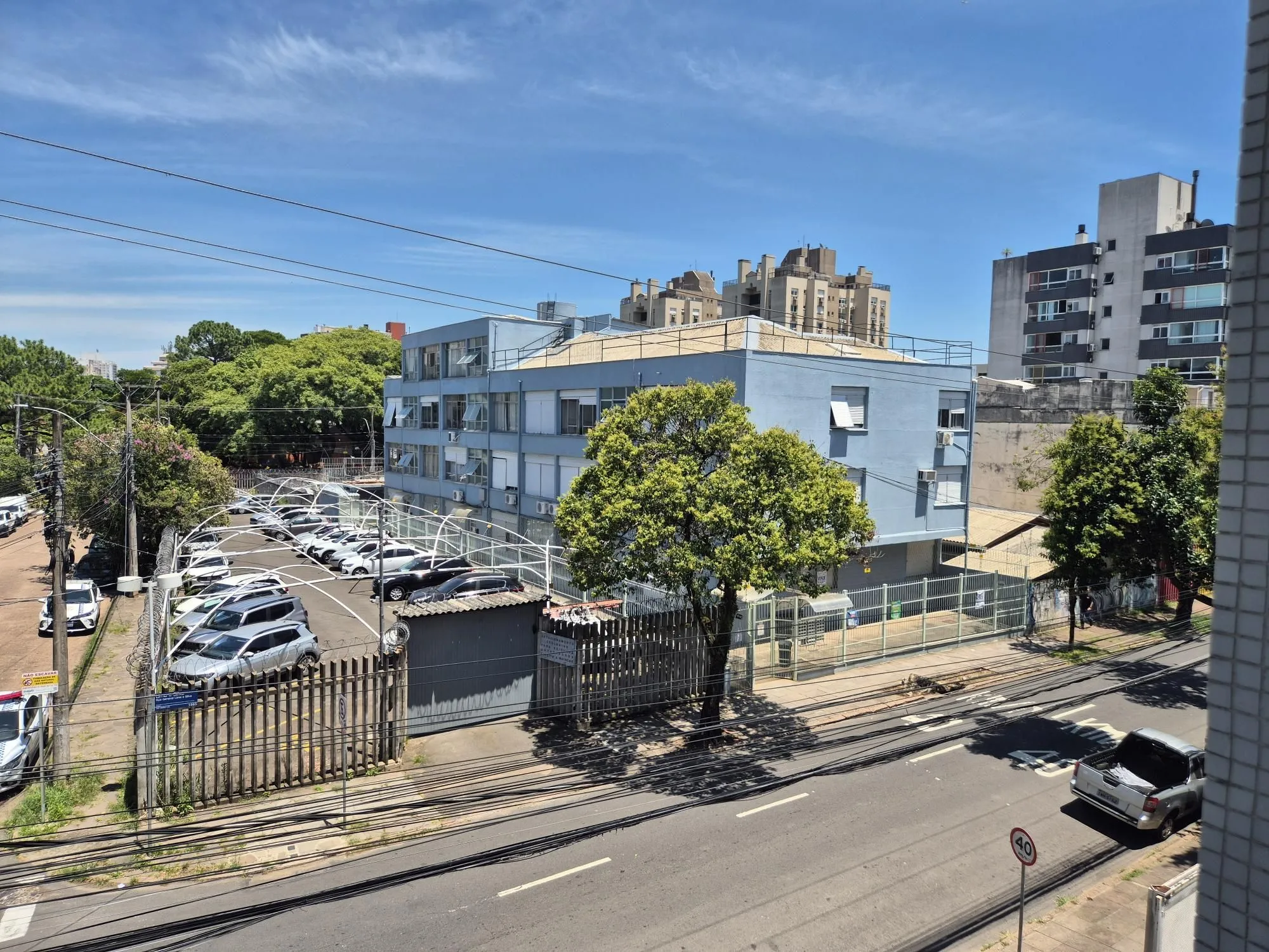 Imagem 3d com vaga e elevador
