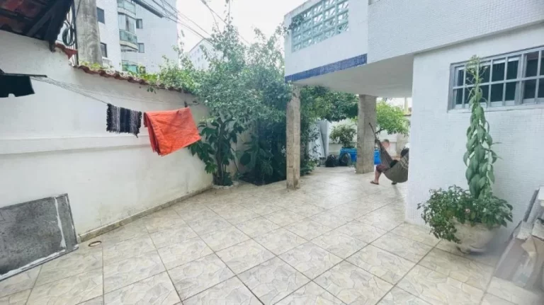 Imagem EXCELENTE CASA À VENDA NA OCIAN COM 3 DORMITÓRIOS 4 VAGAS!!!