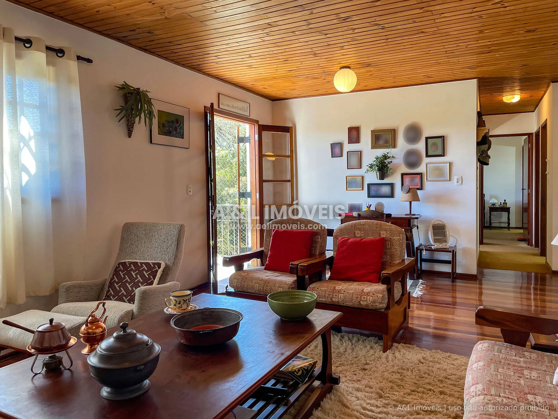 Imagem Apartamento 106,02 m² em Campos do Jordão | Lareira e Living em Madeira
