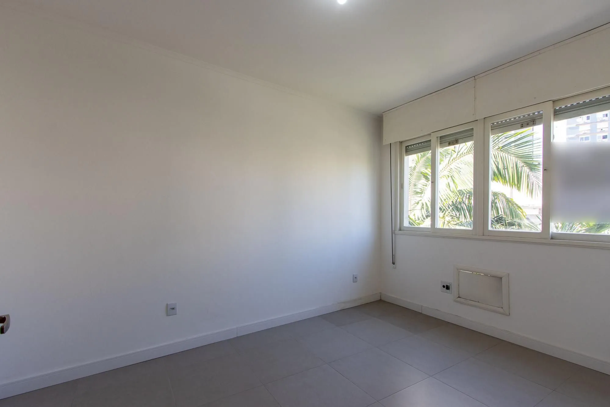 Imagem Apartamento à venda no bairro Moinhos de Vento, em Porto Alegre - RS. Com área privativa de 100.73m².