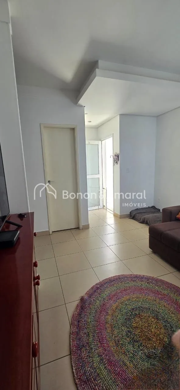 Imagem Charmoso Sobrado em Condomínio com Energia Solar e Ambiente de Vila