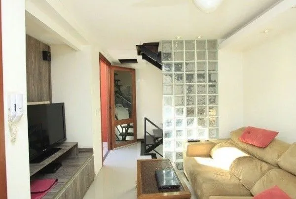 Imagem Casa sobrado em Condomínio com 4 pisos de 3 dormitórios sendo 3 suítes para venda na Av. Lucas de Oliveira no bairro Bela Vista em Porto Alegre/RS.