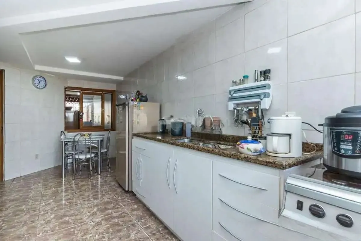 Imagem Casa térrea com 5 dormitórios, 2 suítes, 3 vagas.