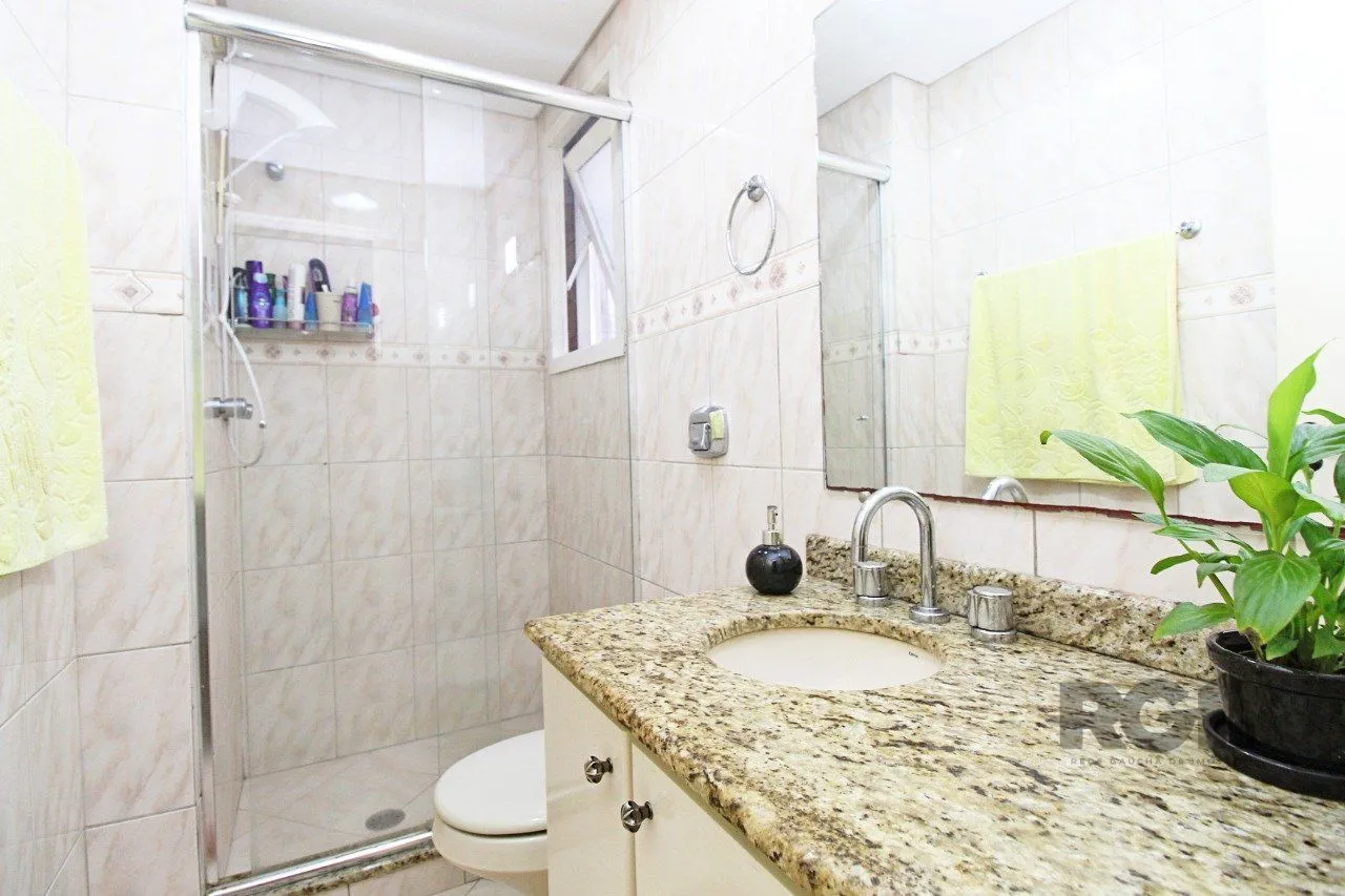 Imagem Apartamento de dois dormitórios e dois banheiros no bairro Bom Fim / Rio Branco em Porto Alegre!