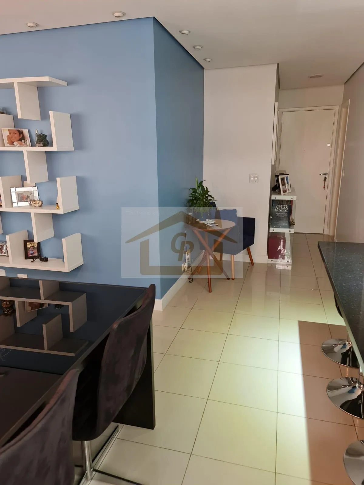 Imagem Região Central de Alphaville, 3 quartos sendo um suíte, 2 vagas