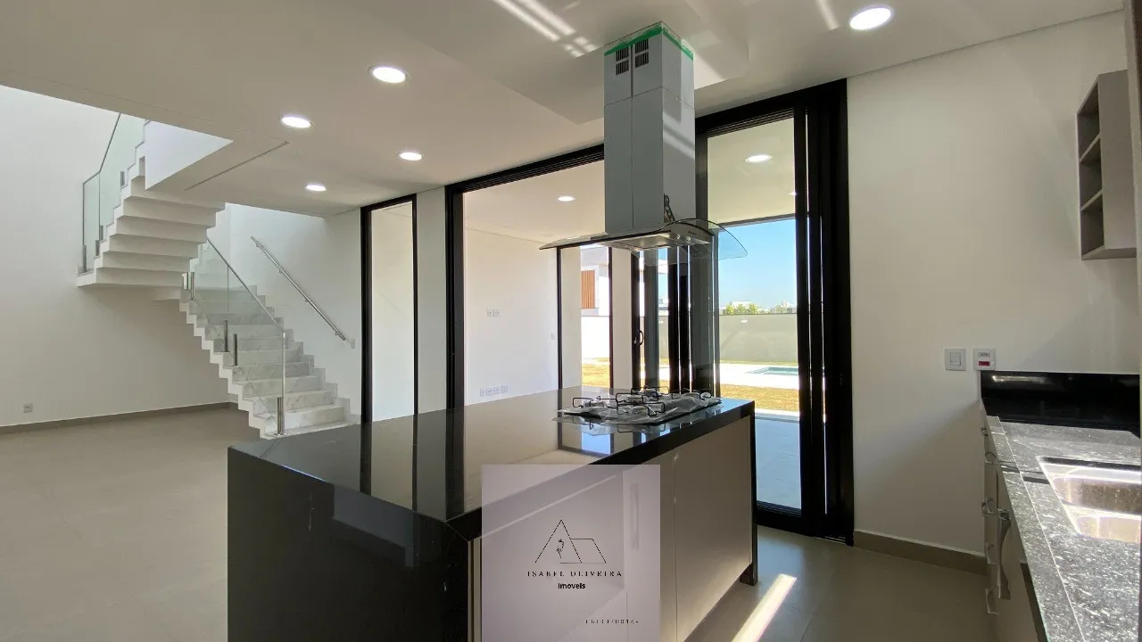 Imagem Casa de luxo à venda em Condomínio Vilas do Golfe, Itu-SP: 3 quartos, 3 suítes, 1 sala, 4 banheiros, 4 vagas de garagem, 246m².