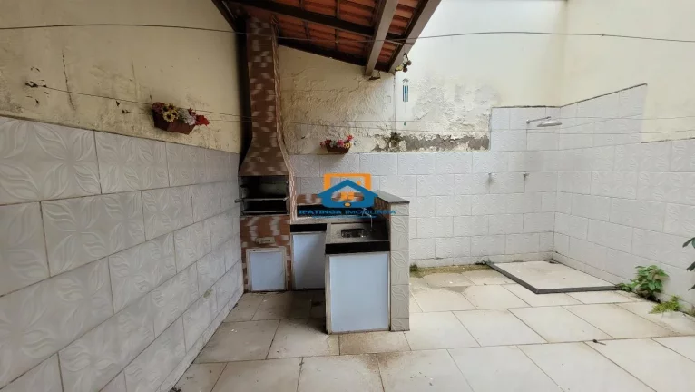 Imagem Já imaginou em morar em um imóvel lindo, casa duplex, espaçosa, acabamento diferenciado, em uma excelente localização no bairro Residencial Bethânia.
