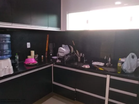 Imagem Casa em Condomínio de Luxo para Locação em Camaçari-BA, 3 Quartos, 3 Suítes, 2 Salas, 2 Banheiros, 4 Vagas, 280m².