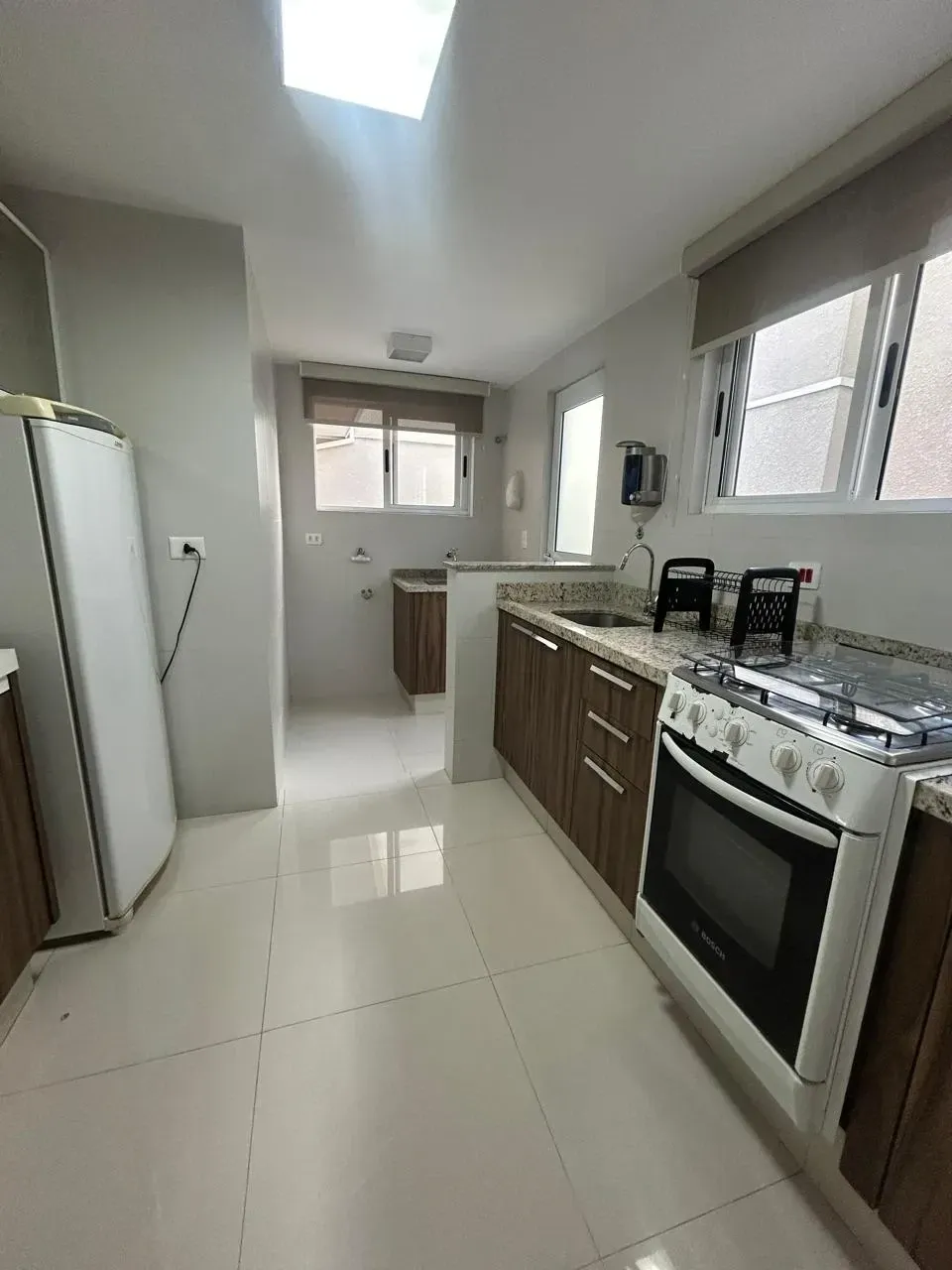 Imagem Sobrado com 3 Quartos à Venda, 118 metros em Mercês - Curitiba