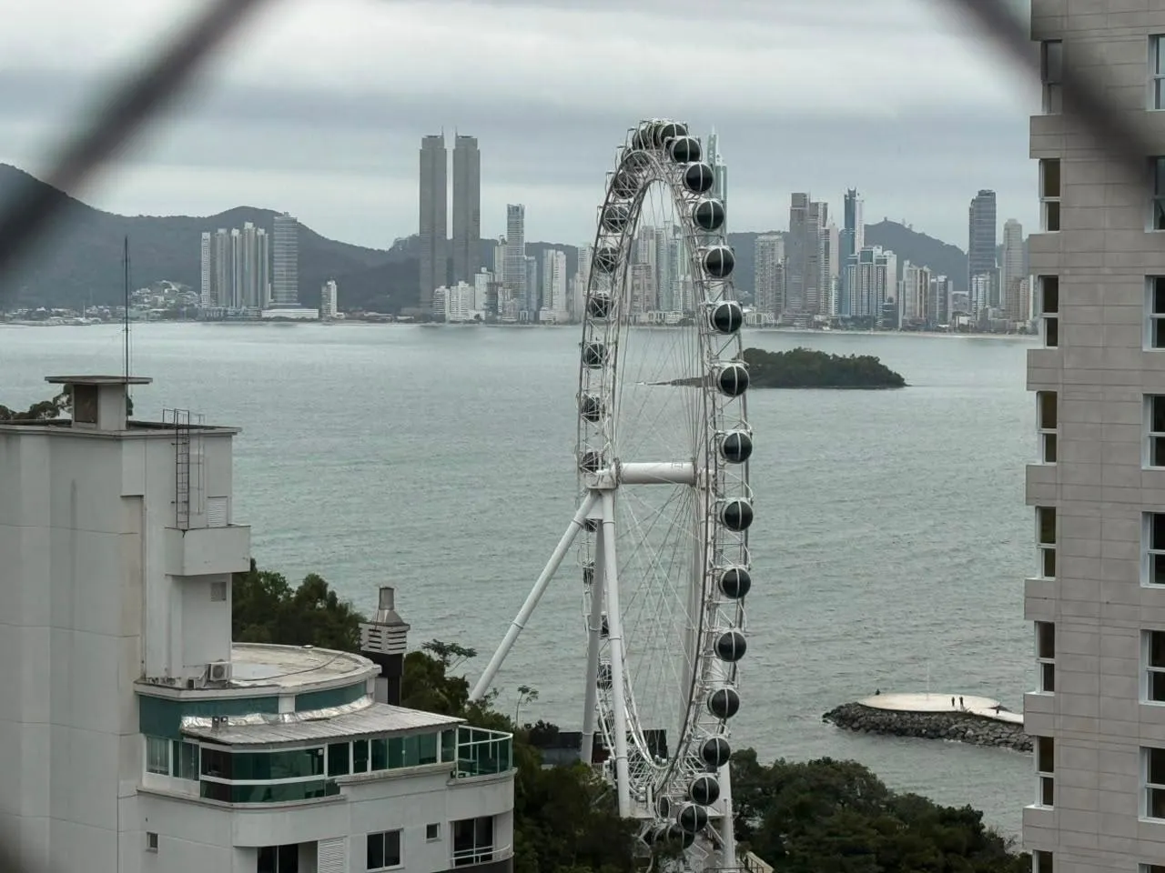 Imagem Apartamento com vista para o mar à venda com 135m2 por R$ 2.980.000,00